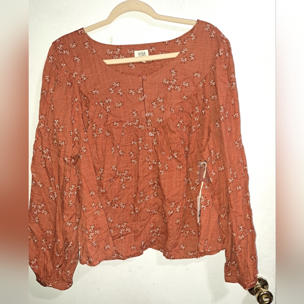 NWT A.N.A PEASANT TOP IN LEAFY FLORAL BLOUSE